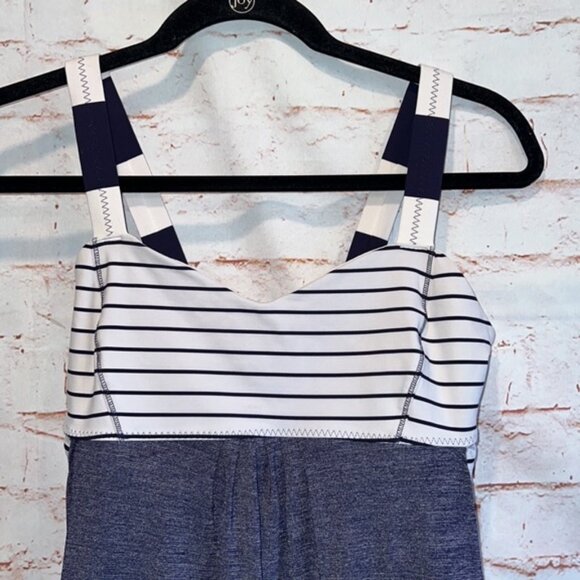 Lululemon Run Back on track tank top work out stripe built in bra 8 pull over - Picture 2 of 10
